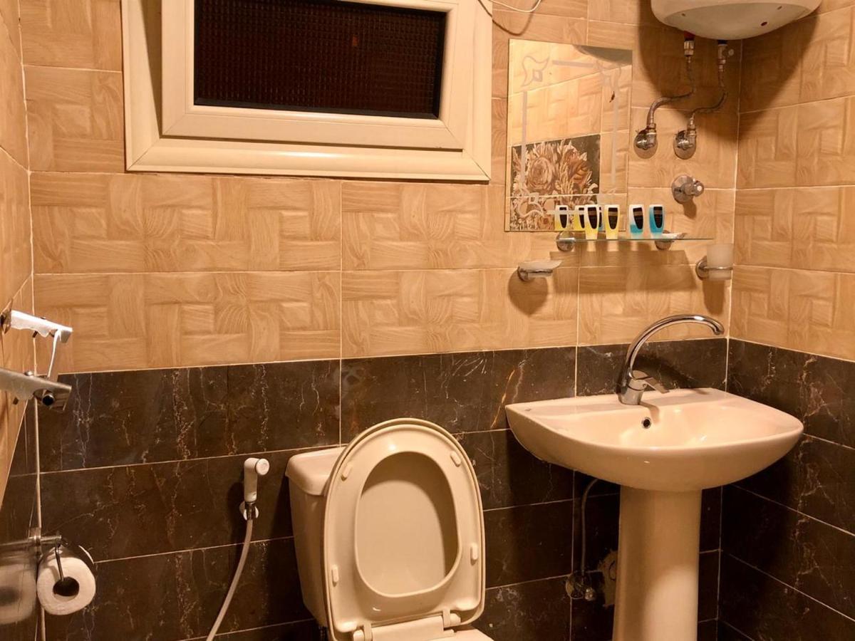 Full Pyramids View Apartment With Balcony For 8 P Kafret el-Gabal المظهر الخارجي الصورة