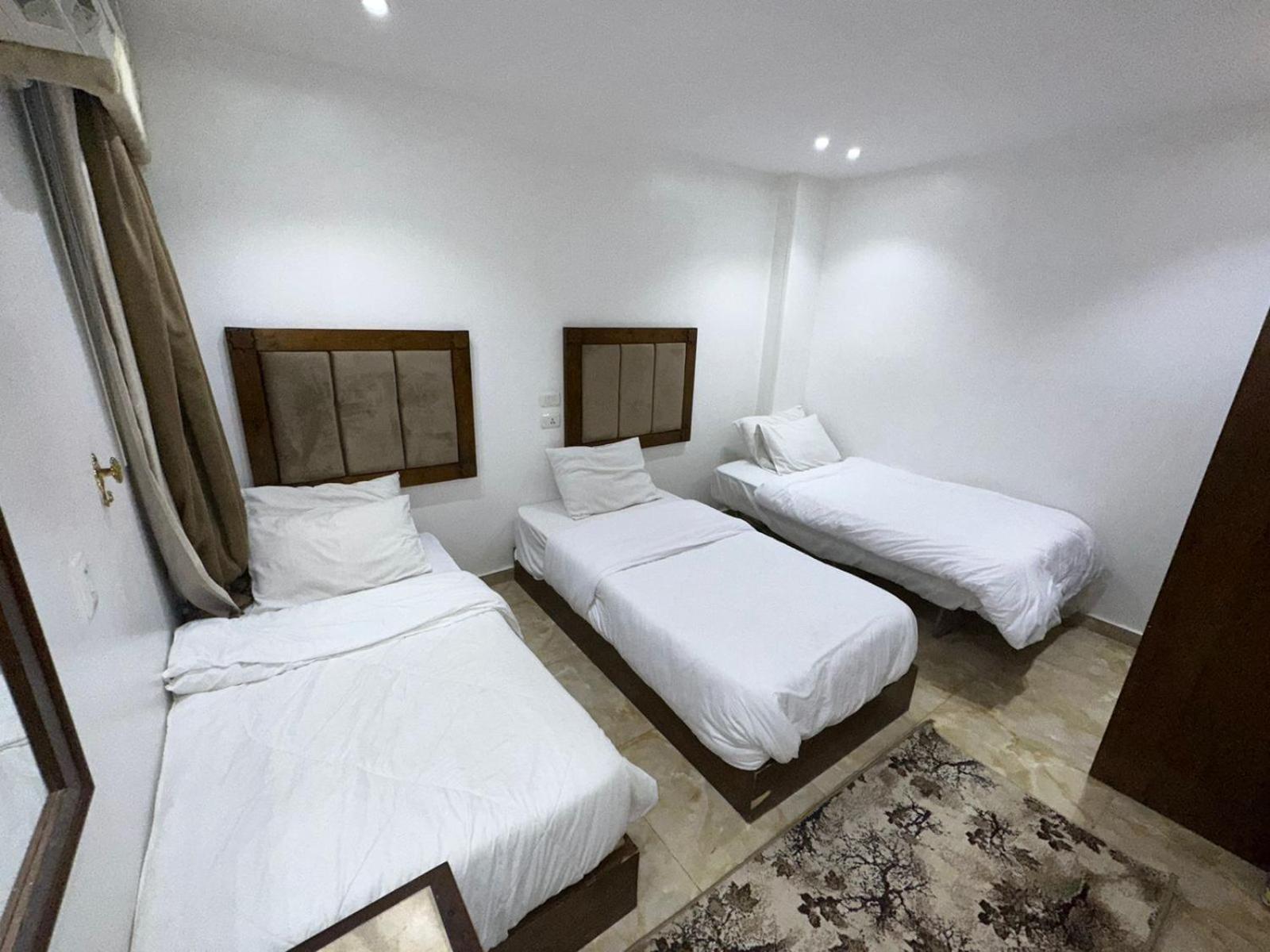 Full Pyramids View Apartment With Balcony For 8 P Kafret el-Gabal المظهر الخارجي الصورة